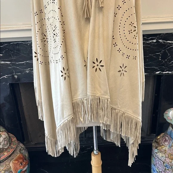“Marc New York” Cream Fringe Cut-Out Ultra Suede Cape - Picture 3 of 7
